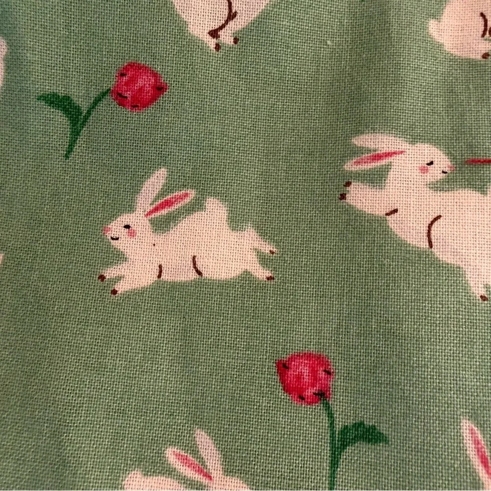 Reversible Scrunchie Dog Bunny Print Green Bandana Headband. Size small.